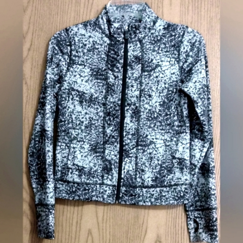 Danskin Now Girls athletic jacket size L (10-12)     11-002